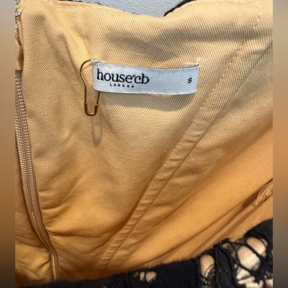 House of CB Black Lace-Overlay Off-Shoulder Midi Dress - Picture 15 of 16